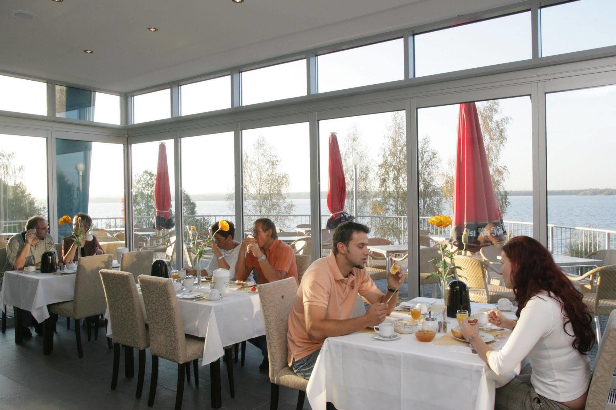 Strandhotel Senftenberger See Exterior photo